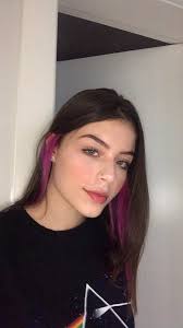 Tumblr Is A Place To Express Yourself Discover Yourself And Bond Over The Stuff You Love It S Where Your Inte In 2020 Hair Color Streaks Aesthetic Hair Hair Streaks