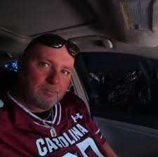 Florida Home Sh0ckingly Finds Two Alligators at the Front Door: 'They're  Getting Smarter' Sometimes, that little peephole in your front door won't  just save you from nosy neighbors — it might just