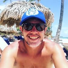 Renzo Paredes Campos (@rpc077)