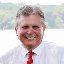 Glen Daniel's Instagram, Twitter & Facebook