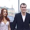 Как сказала певица, свадьбу они сыграли на бали. 1