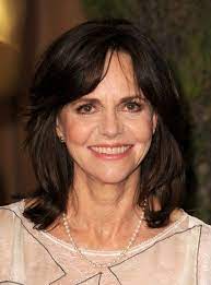 Actresses Over 60 I Like Long Face Hairstyles Medium Hair Styles Hair Styles