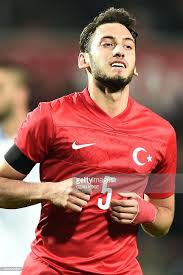 Oyun kurucu mevkiinde forma giyen türk futbolcu. 10 Hallaflush Ideas Hakan Calhanoglu Football Players Mens Tshirts
