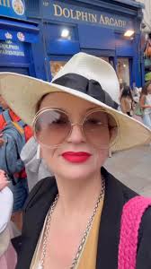 There are no words to describe how joyful and relieved I feel at being  reunited with my beloved sister, in a stunning sun-soaked West Cork, after  19 months apart! Thank god for