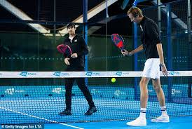 1 by the association andy is married to kim sears, with whom he has four children. Peter Crouch Taunts Andy Murray During Game Of Padel Tennis For Children In Need Aktuelle Boulevard Nachrichten Und Fotogalerien Zu Stars Sternchen