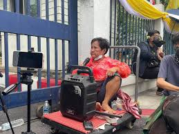 บริษัท วัน สามสิบเอ็ด จำกัด (สำนักงานใหญ่) อาคารจีเอ็มเอ็ม แกรมมี่ เพลส 50 ถนนสุขุมวิท 21 (อโศก) Facebook