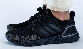 The boost midsole returns energy with each step: Verdauen Wir Anonym Adidas Boost Ultra Herren Horizontal Pracht Bewegung