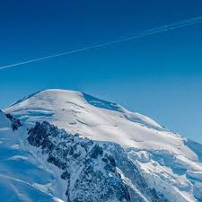 Man kann die landschaft von einem geschlossenen raum aus genießen. Picosmo Com Kunst Fur Die Wand Gipfel Des Mont Blanc Der Mont Blanc Zwischen Frankreich Und Italien Ist Mit 4810 M Natural Landmarks Landmarks Instagram
