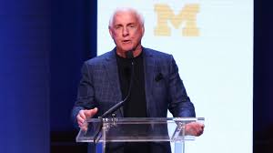 Check spelling or type a new query. Wwe Legende Ric Flair Ex Frau Bedroht Seine Neue Promiflash De
