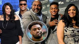 Jamal adams bio, jamal adams brother, jamal adams college girlfriend, jamal adams committs, jamal adams dating, jamal adams family. Jamal Adams Family Photos With Father Mother And Girlfriend 2020 Jamal Adams Jamal Family Photos