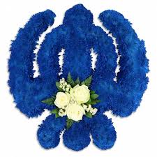If you pick up one of these blooms, choose white. Handy Flowers Free Uk Flower Delivery Send Flowers Online