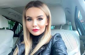 Monika chwajoł na luksusowych wakacjach z rodziną. Chwajol W Skapym Bikini Fani Monika Rozwalilas System Obcas Pl