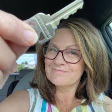 Amanda Rich's Instagram, Twitter & Facebook