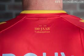 Zachte go ahead eagles kersttrui* van 100% acryl met de skyline van deventer, de tekst 'walking in an eagles wonderland' en verschillende kerstmotieven. Hummel Go Ahead Eagles 19 20 Home Away Kits Released Footy Headlines