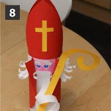 Strohsterne sind leicht zu basteln. Basteln Mit Kindern Kostenlose Bastelvorlage Nikolaus Grosser Nikolaus