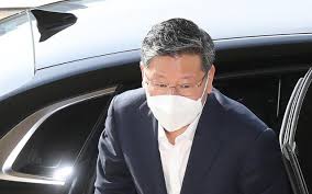 작년 12월 취임 직후 2주 만에, '택시기사 폭행' 사건이 불거져 논란을 빚어온 이 전 차관은, 지난 달 28일 법무부와 검찰 모두 혁신을 위해 새로운 일꾼이 필요하다며 사의를 밝혔습니다. íƒì‹œê¸°ì‚¬ í­í–‰ ì´ìš©êµ¬ ë²•ë¬´ë¶€ ì°¨ê´€ ì‚¬ì˜ í'œëª…