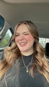 Emily Deanda's Instagram, Twitter & Facebook