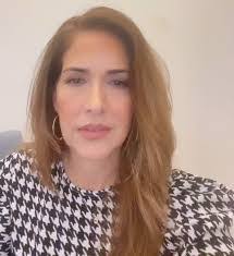 Mariana Travis's Instagram, Twitter & Facebook