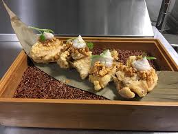 Es tas sports bar and grill des moines; Americanized Thai Gets Gussied Up At Evanston S Nakorn Bleader