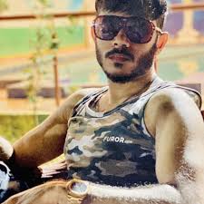 Stream Farooq Shafi music