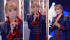 Custodire l'essenza delle cose e della vita. Milly Carlucci Trionfa Con Il Cantante Mascherato Ma I Concorrenti Rischiano Dilei