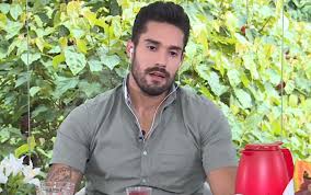 Braga was born on april 1, 1949 as the daughter of italian natale giuseppe maffeis and brazilian lourdes braga. I May Be A Coward But It Wasn T My Fault Says Arcrebiano Outside Bbb 21 Prime Time Zone Entertainment Prime Time Zone