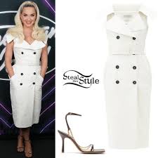 From blonde to brunette and from cinderella to a cow dress, viewers never know what fashion magic katy perry will weave when they tune in to american idol on sunday nights. Katy Perry S Fashion Clothes Outfits Steal Her Style