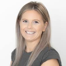 Victoria Everett's Instagram, Twitter & Facebook