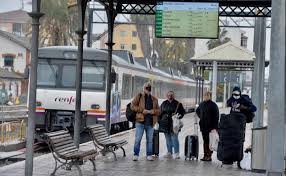 Con un centro de bienestar y muchas otras instalaciones recreativas a tu disposición murcia, a 1.111 yd de murcia del carmen paseo de garay, 5 ver mapa. Adif Cierra 4 Dias La Estacion Del Carmen Para Ensayar La Apertura Del Primer Tramo Del Ave La Verdad