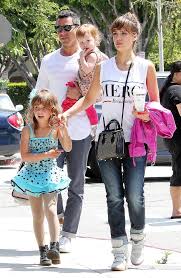 Cash warren was born in los angeles and is currently 42 years old. Jessica Alba S Husband Cash Warren Tweets He Likes Being Between My Wife S Legs In Sexy Body Surfing Pic Mirror Online