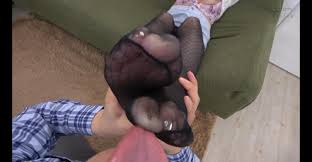 新增撕破丝袜舔脚网袜等】为广大足控分享一份自己整理的舔脚足交类型的番号表格- JAVLibrary