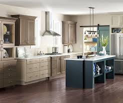 A Mix Of Several Complementary Finishes On The Cherry Kitchen Cabinets Create Striking Contrasts In 2020 Kitchen Cabinet Design Kitchen Cabinets Maple Kitchen Cabinets