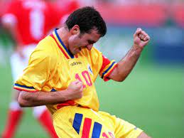 5 subat 1965 tarihinde köstence'nin sacele köyünde dünyaya geldi. Gheorghe Hagi Football