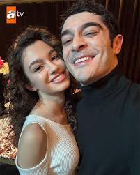 El amor sorpresa que impactó en Turquía esta semana. 💥❤️‍🔥💥 👇 El  carismático actor #HalilİbrahimCeyhan quien interpreta al personaje de  "Tufo" en la serie de televisión #LeylaHayatAşkAdalet , encontró el amor en