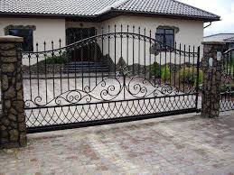 Porti Din Fier Forjat Modele Porti Fier Forjat Porti Fier Forjat Iedera Modele Porti Fier Forjat Pre House Gate Design Door Gate Design Gate Designs Modern