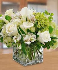 Back to the home page. Bright Whites Lovely Arrangement Pugh S Flowers Local Florist Memphis Tn Arranjos De Flores Brancas Arranjos Florais Modernos Arranjos De Flores Casamento