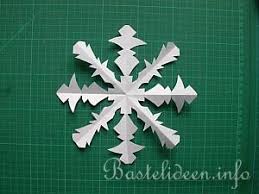 Egal ob daheim, im kindergarten oder in der schule. Anleitung Papier Schneeflocken Basteln