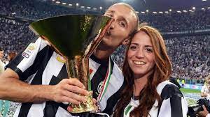 Het stel heeft samen twee dochters gekregen. Carolina Bonistalli Bio Age Giorgio Chiellini Wife Unfolded Magazine