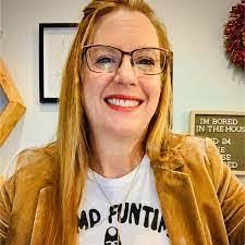 Alana Carlock's Instagram, Twitter & Facebook