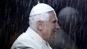 Ist mit 92 jahren körperlich schwach und empfängt kaum noch besuch. Papst Benedikt Xvi Kath Ch