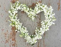 Alors n'attendez plus pour envoyer de jolis brins de muguet virtuels à vos proches, cybercartes a. Textes Et Poemes Pour Le 1er Mai