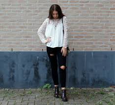 Pair them with dark gray stonewashed jeans for a modern grunge outfit. How To Wear Women S Chelsea Boots Stylewile