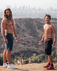 Norveç kraliyet ordusu subayı lasse matberg, vikinglere benzeyen görüntüsü ve fit vücudu ile instagram'ın fenomeni olmuştu. Lasse L Matberg Freundin The Best Drop Fade Hairstyles