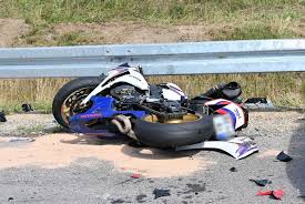 Profesjonalna obsługa sprawy przez adwokatów i radców prawnych. Tragiczny Wypadek W Kranowie Zderzenie Motocyklisty Z Samochodem Wideo Zdjecia Polska Times