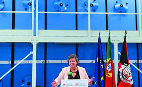 De saída do governo poderão estar também a ministra do mar, ana paula vitorino, e o ministro da ciência, tecnologia e ensino superior, manuel valsassina heitor. Governo Quer Ana Paula Vitorino A Mandar No Regulador Dos Transportes