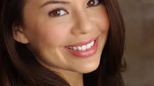 Trend Watch: TV star hosts shopping event