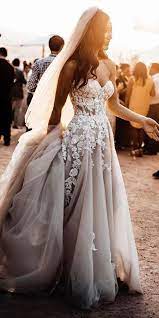 Tips Of Buying Wedding Dresses For Short Women Bridal Dresses Lace Lace Beach Wedding Dress Wedding Dress Guide