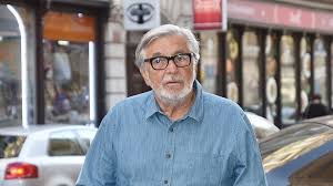 Janek bartoška, syn prezidenta mezinárodního filmového festivalu v karlových varech jiřího bartošky (73), se s největší pravděpodobností rozešel s módní blogerkou hanou drozdovou. Jiri Bartoska Stab O Jeho Operaci Mlcel Hrozilo Krvaceni Do Bricha Sip