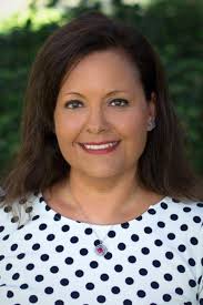 Lisa Trone's Instagram, Twitter & Facebook