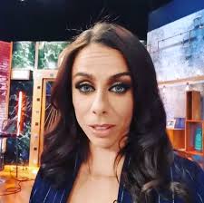 She started her acting career in the theatre in the year 2000. Filomena Cautela Noutro Canal Apresentadora Responde Area Vip Portugal